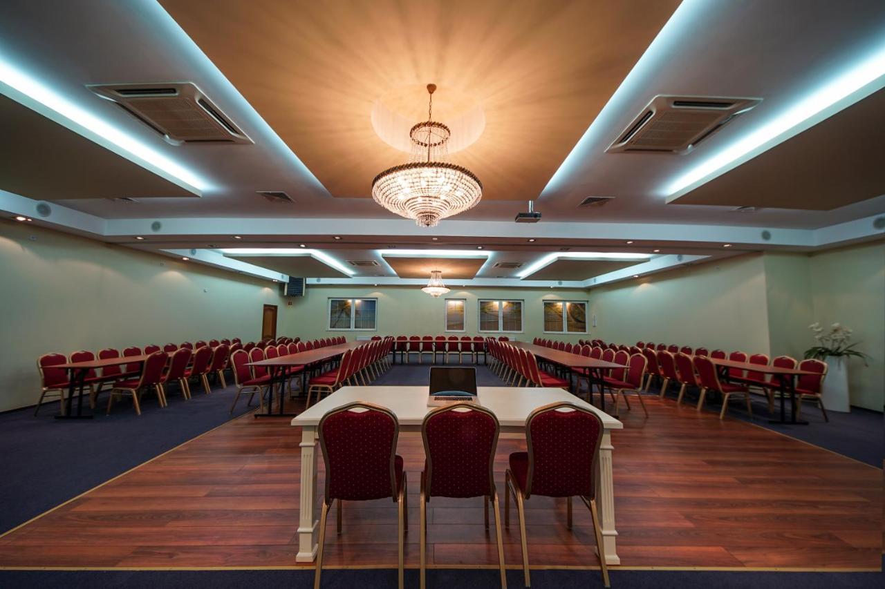 Hotel Sara Koło Extérieur photo