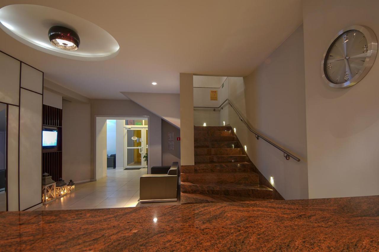 Hotel Sara Koło Extérieur photo