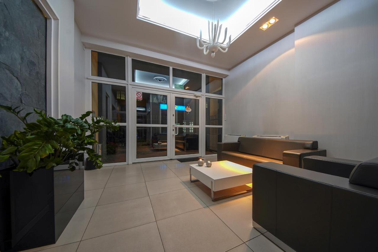Hotel Sara Koło Extérieur photo