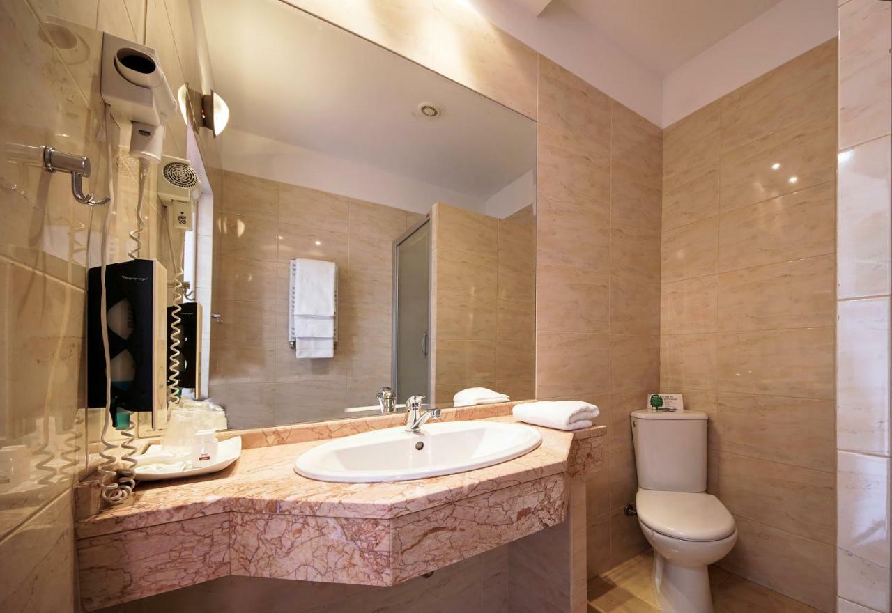 Hotel Sara Koło Extérieur photo
