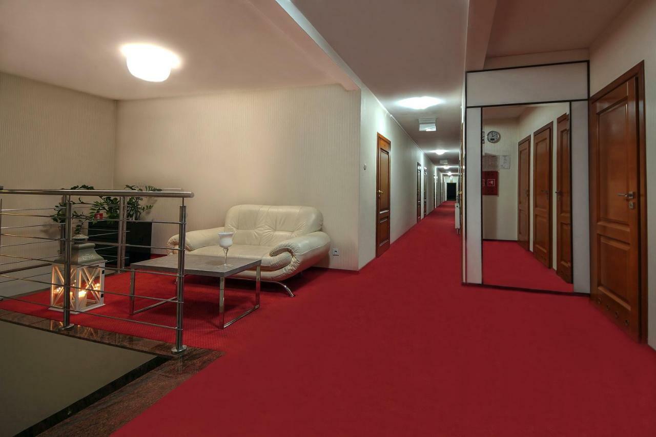 Hotel Sara Koło Extérieur photo