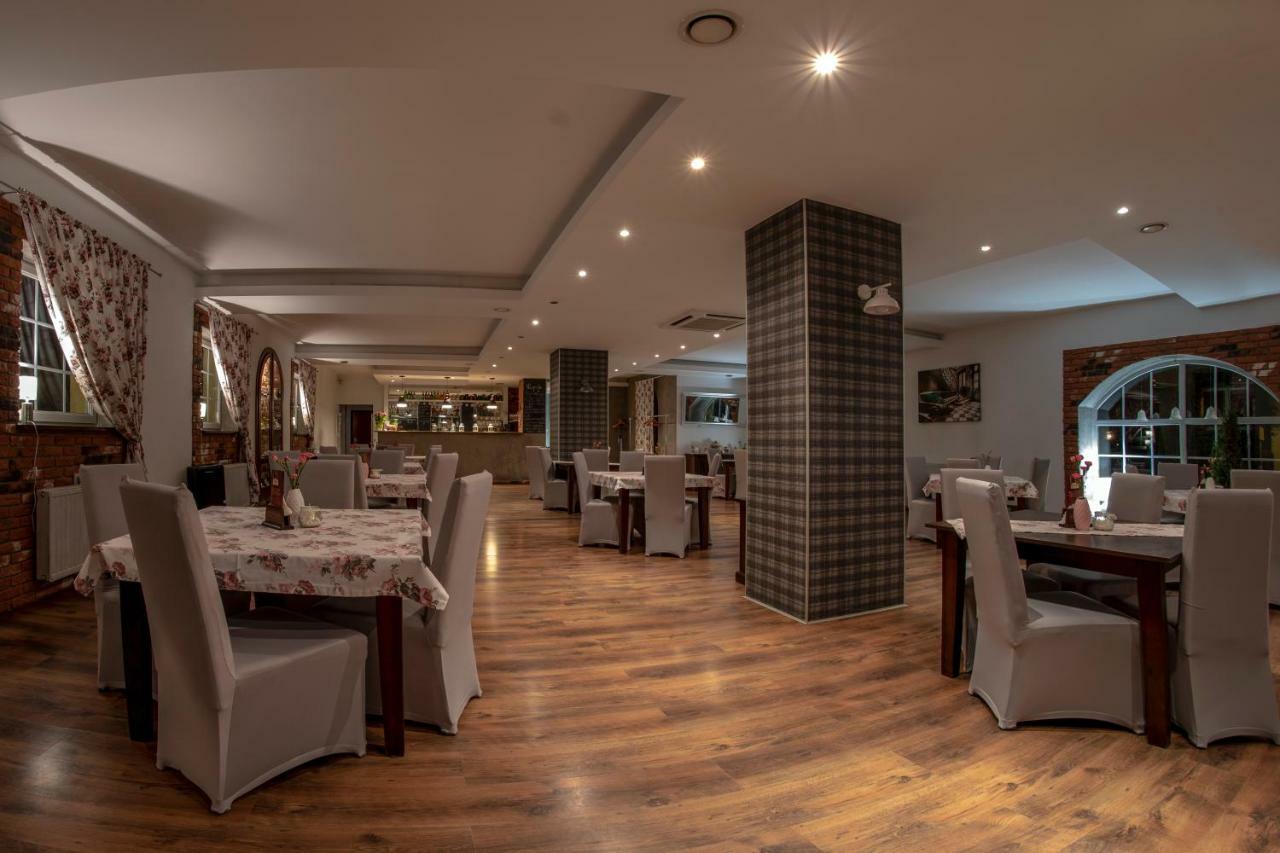 Hotel Sara Koło Extérieur photo