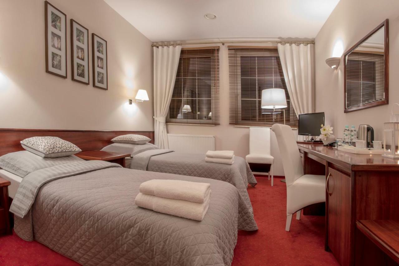 Hotel Sara Koło Extérieur photo